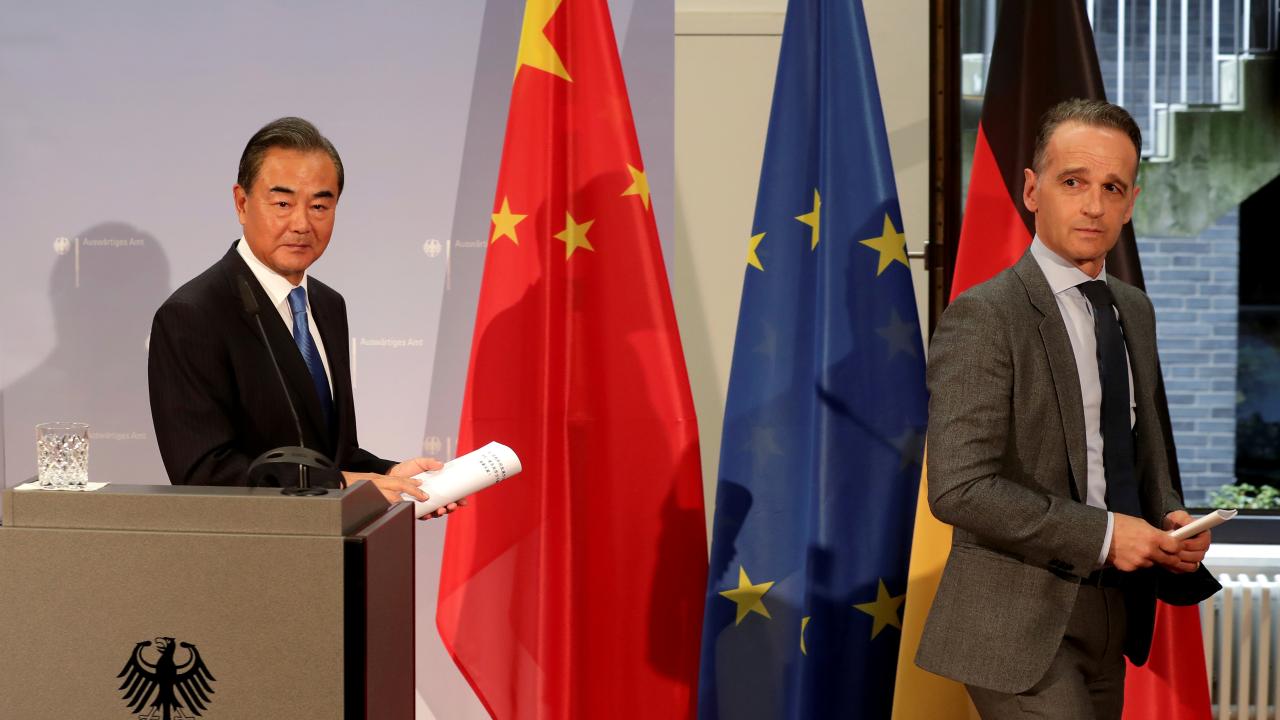 中国外相が欧州歴訪（写真：代表撮影/ロイター/アフロ）