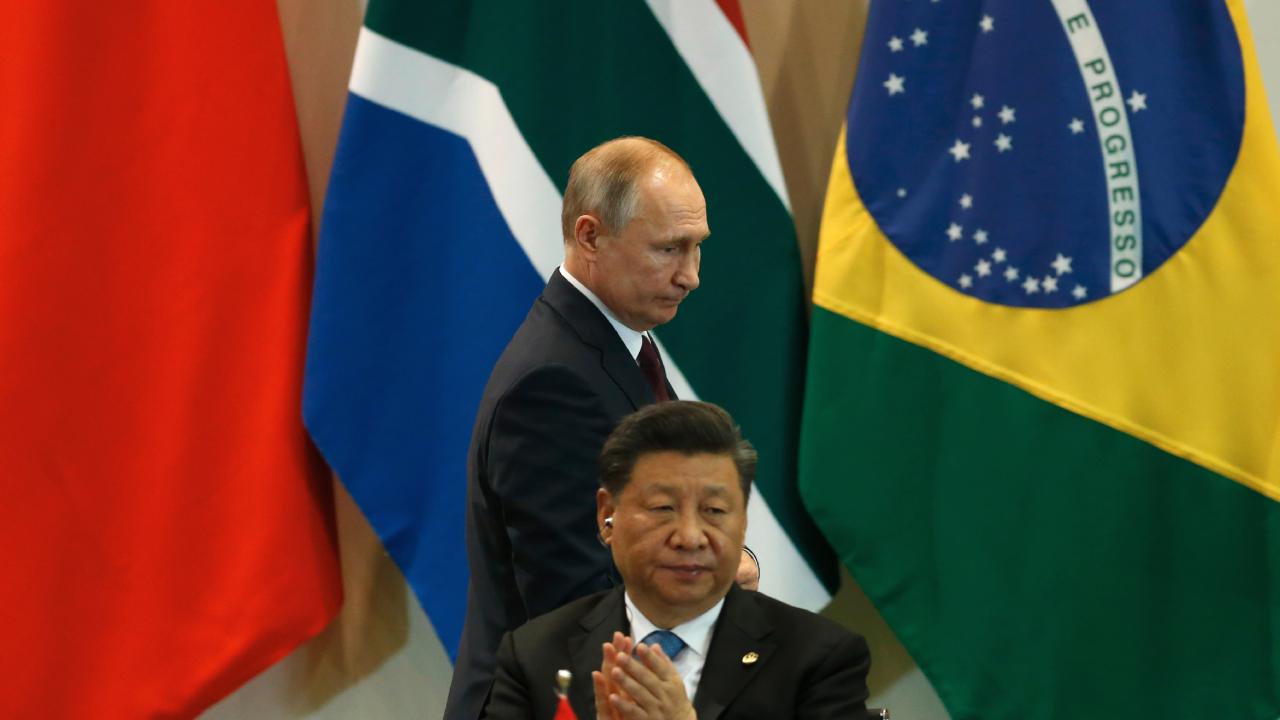 ロシア大統領プーチンと中国国家主席習近平（写真：AP/アフロ）