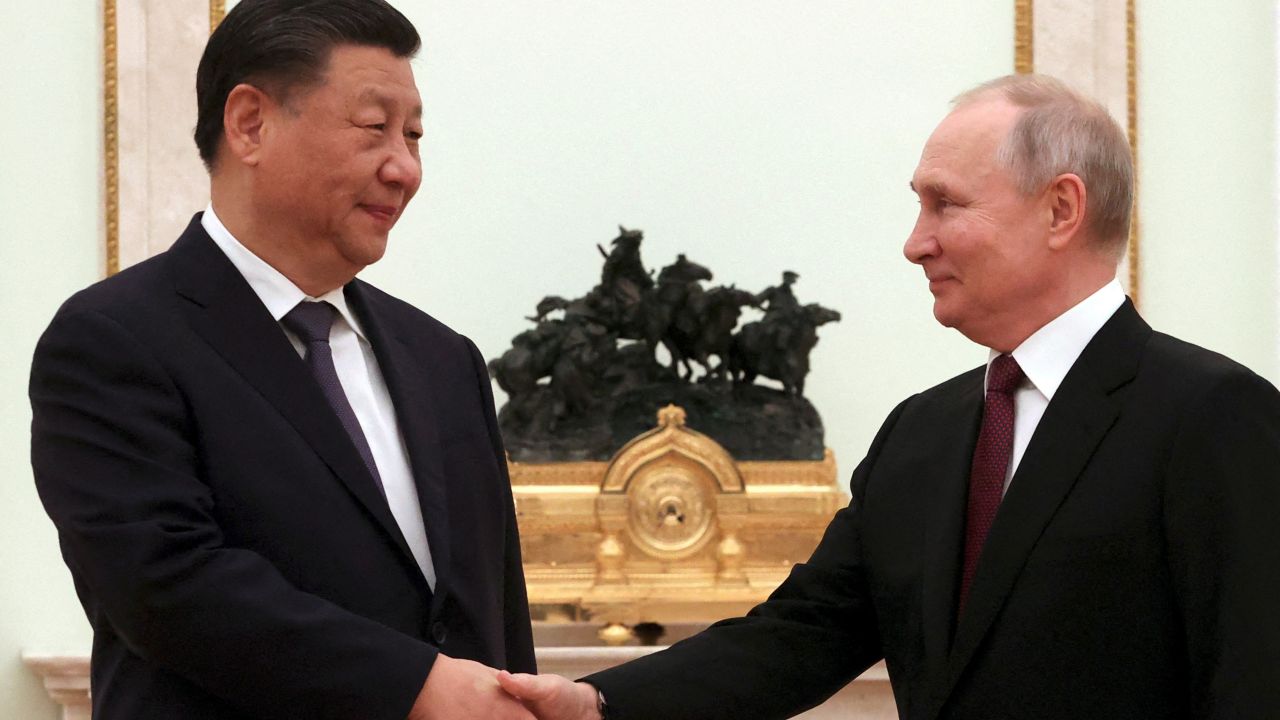 Russian President Vladimir Putin shakes hands with Chinese President Xi Jinping during a meeting at the Kremlin in Moscow, Russia, March 20, 2023. Sputnik/Sergei Karpukhin/Pool via REUTERS ATTENTION EDITORS - THIS IMAGE WAS PROVIDED BY A THIRD PARTY. TPX IMAGES OF THE DAY (Russia)