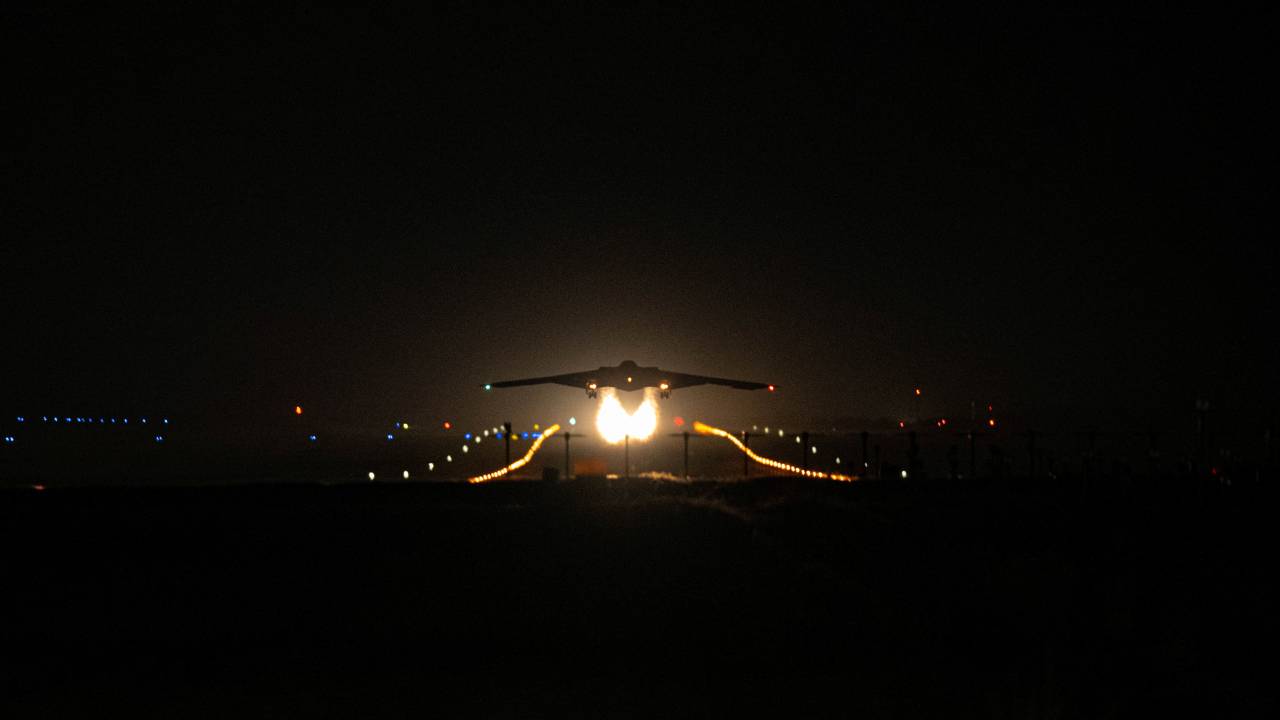 米がイラン核施設3カ所を攻撃 米空軍が写真公開(2025年6月撮影・提供写真)(提供:U.S. Air Force/ロイター/アフロ)